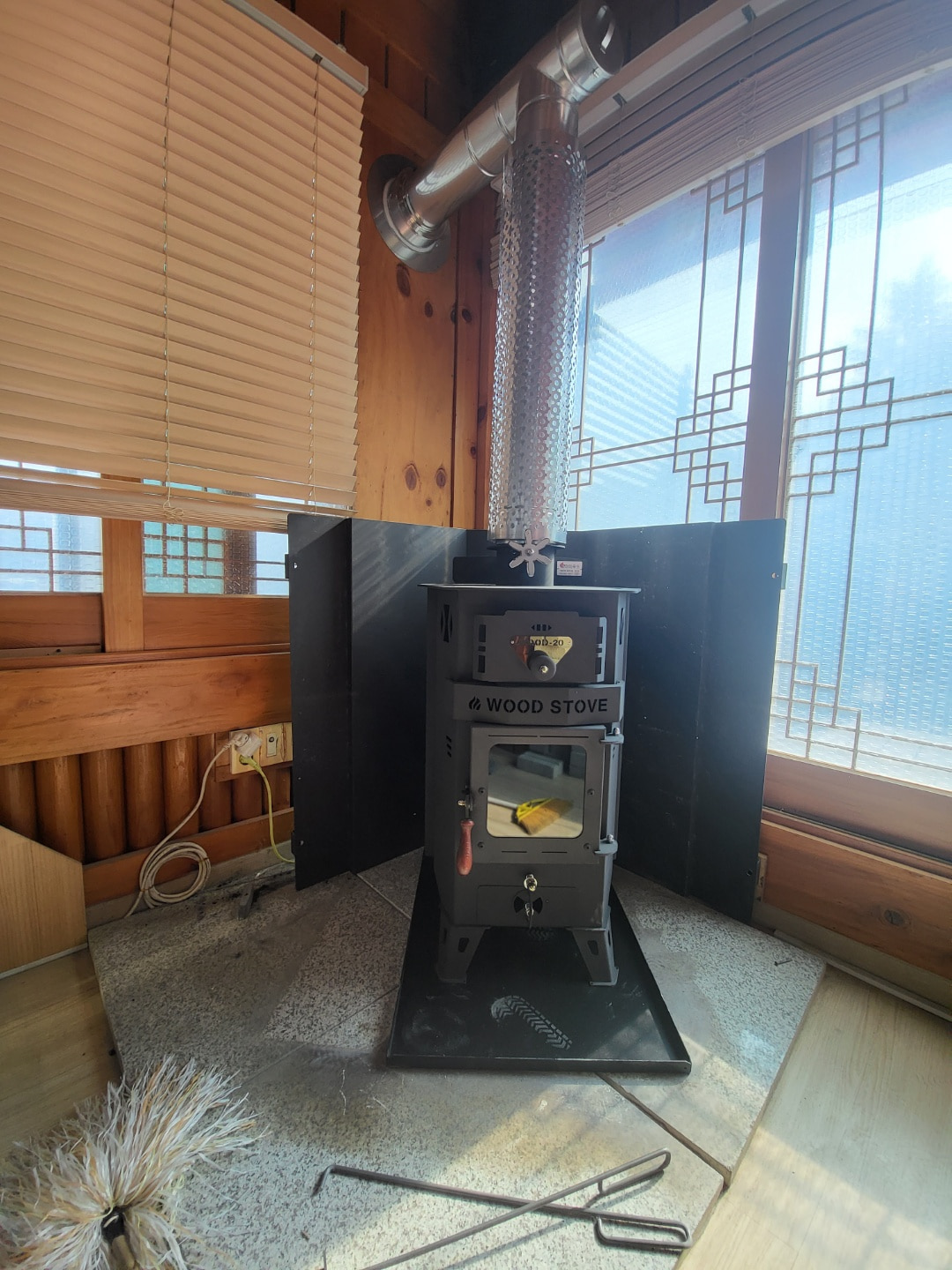 용인 한옥 w-20 설치 (기존 난로 교체)