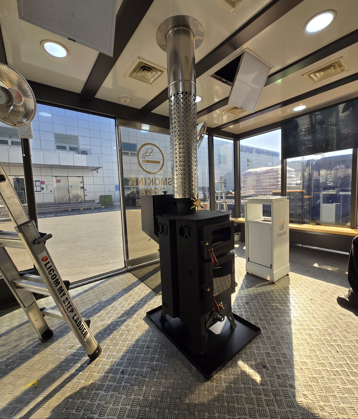 인천 회사흡연부스 데릴라 설치